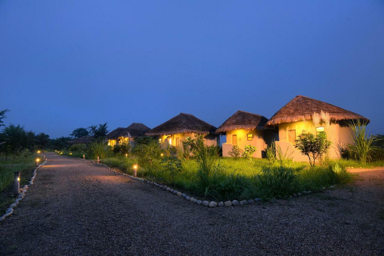 Barahi Jungle Lodge Meghauli Экстерьер фото