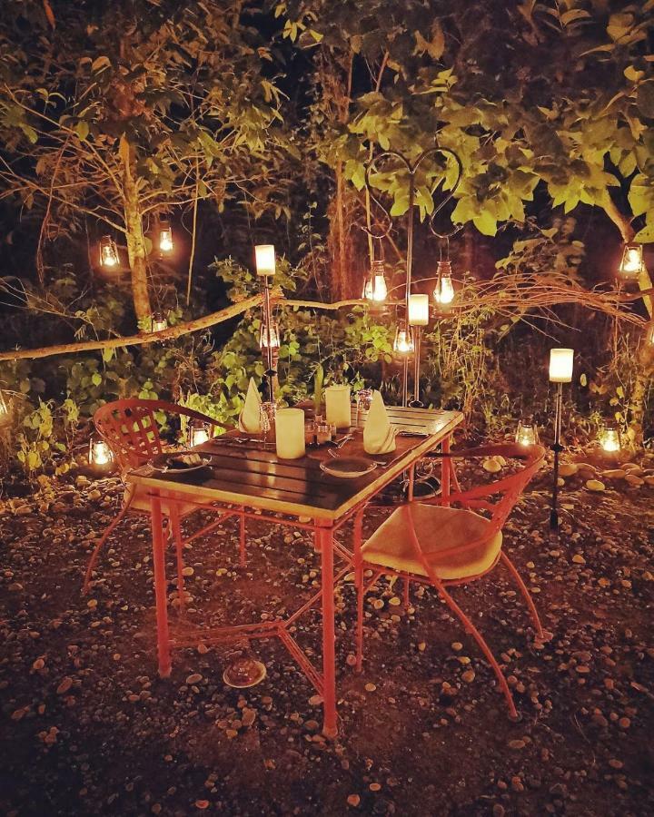 Barahi Jungle Lodge Meghauli Экстерьер фото